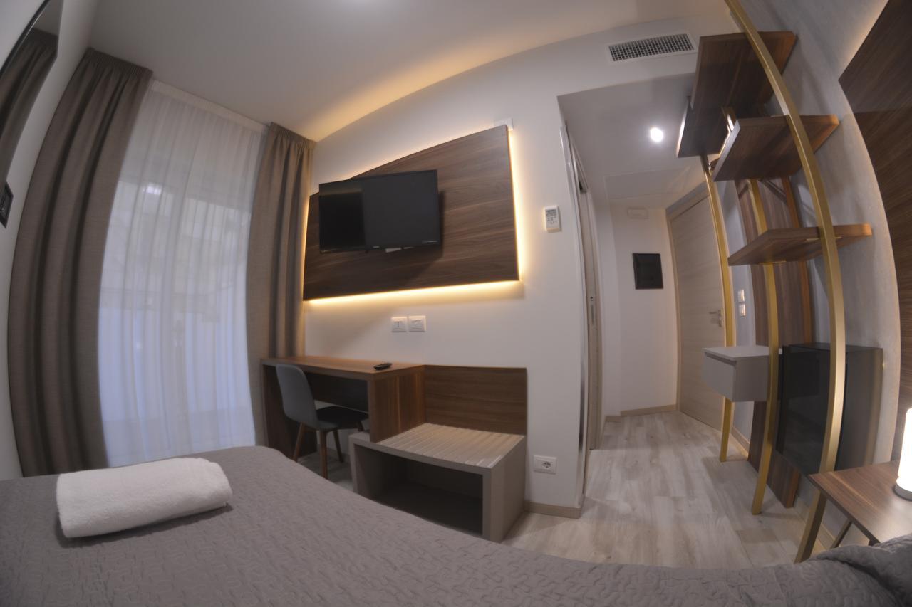 8Room Hotel Catania Exterior photo
