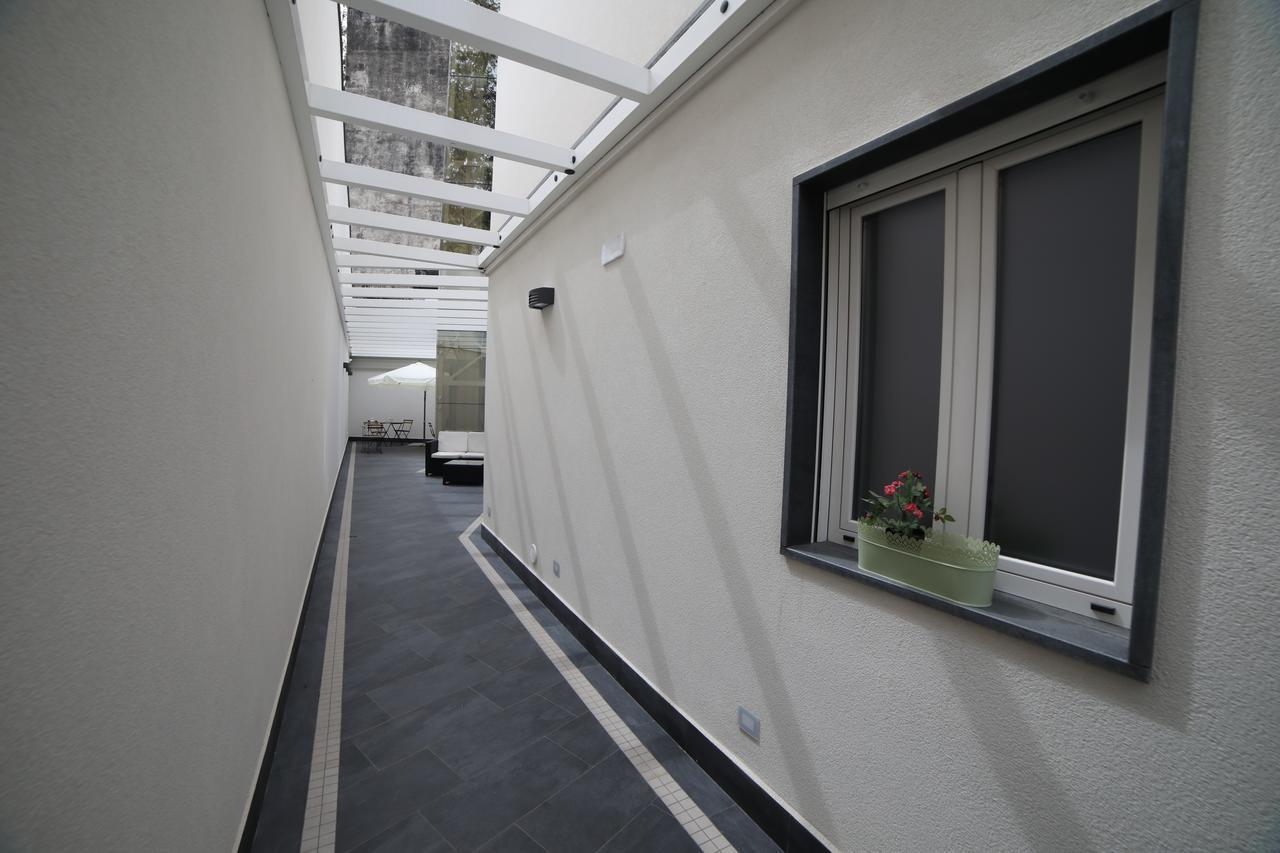 8Room Hotel Catania Exterior photo
